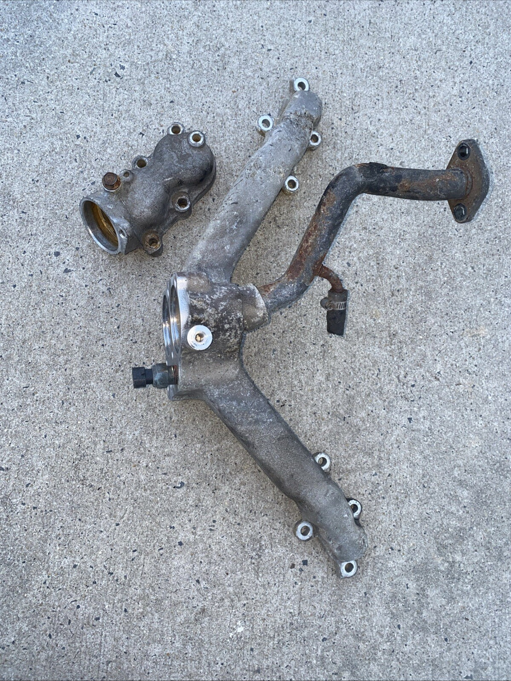 01-04 Chevy 6.6 Duramax LB7 COOLING THERMOSTAT HOUSING