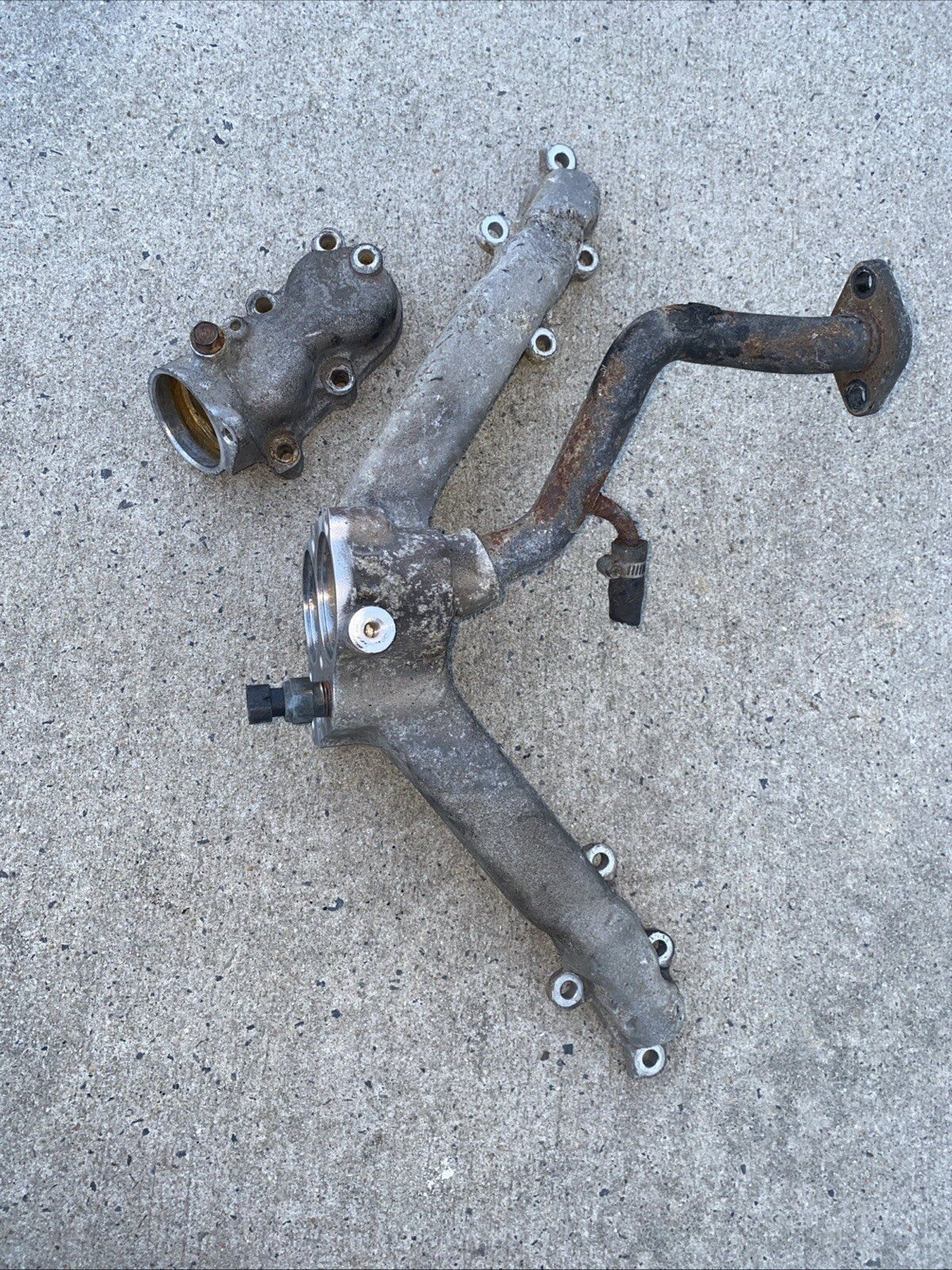 01-04 Chevy 6.6 Duramax LB7 COOLING THERMOSTAT HOUSING