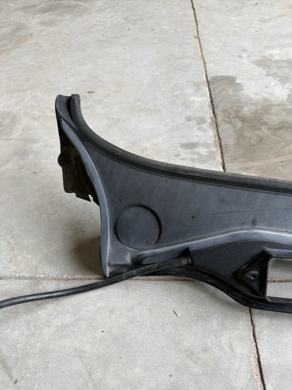 07-13 BMW E92 E93 328 335 M3 Windshield Wiper Cowl Trim Panel Cover Molding OEM
